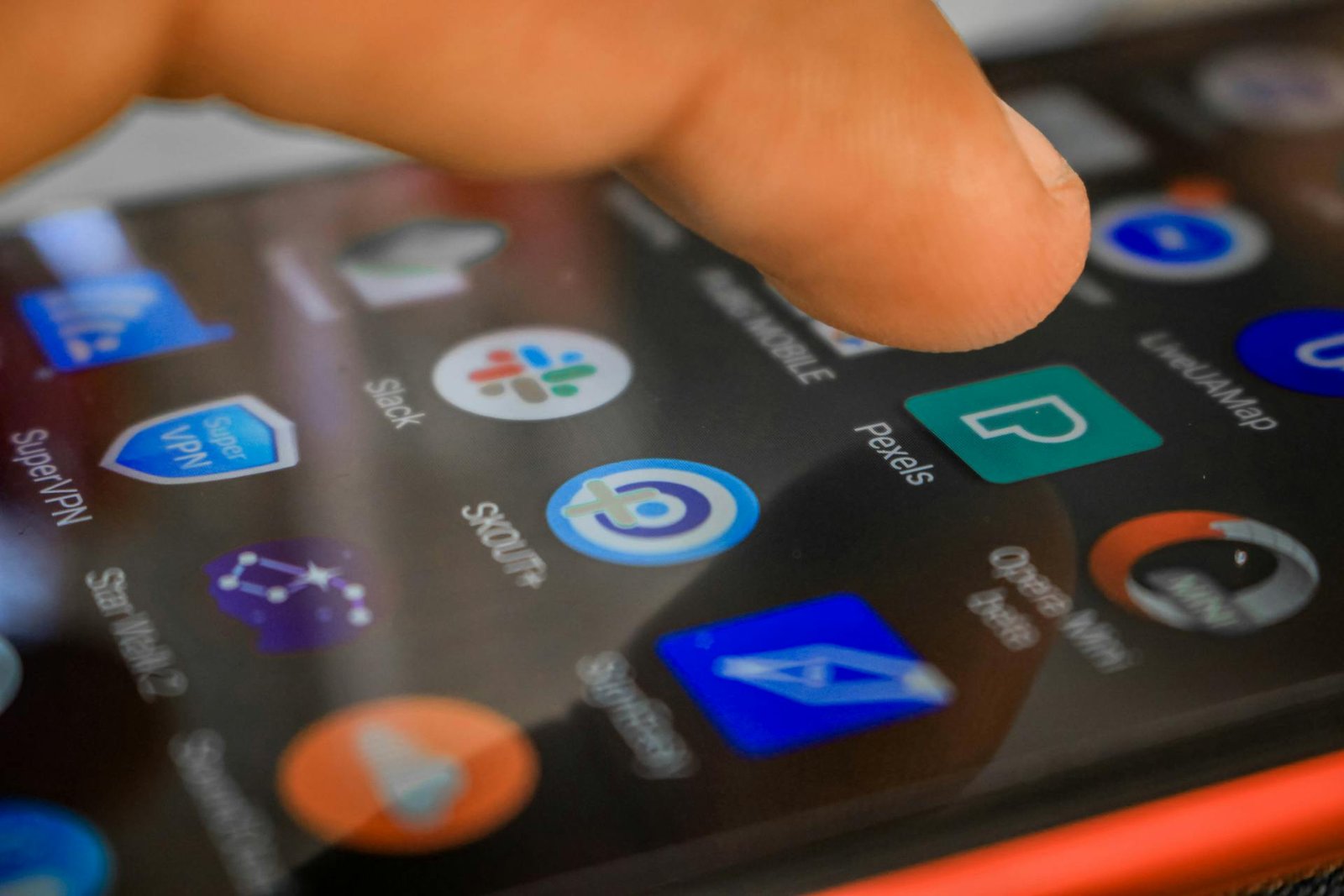 Android app development with Material Design interface on multiple devices